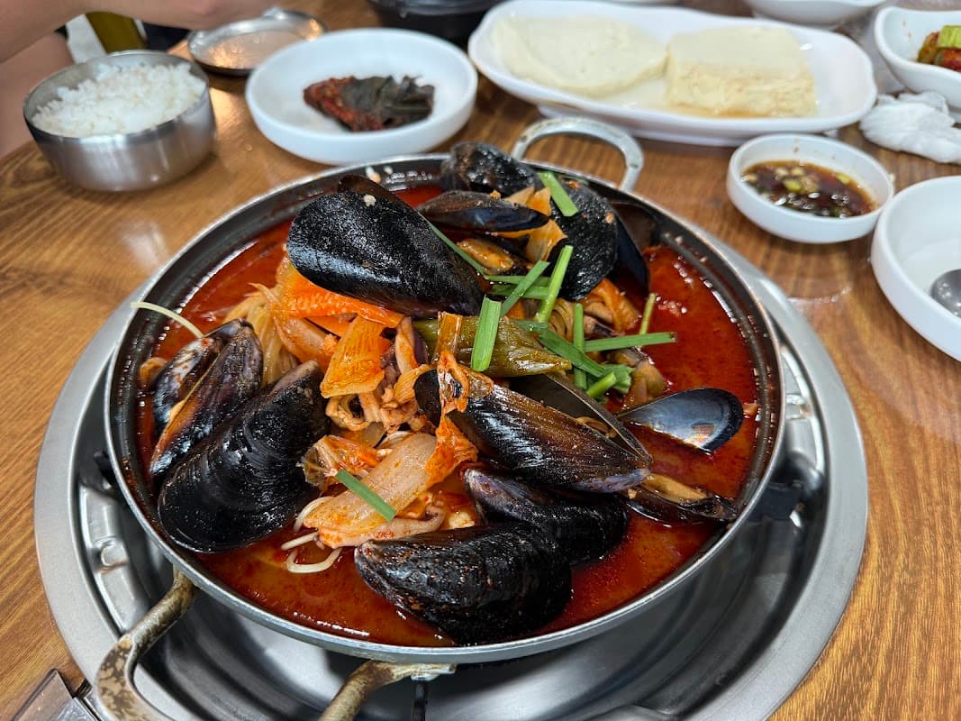 Sonamu Jib (Pine Tree House) Chodang Soft Tofu sub