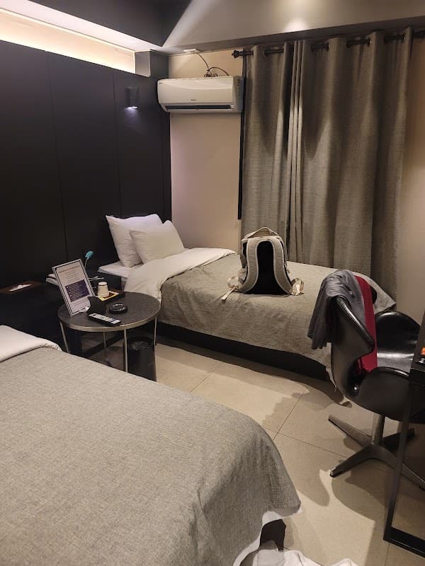 Rainbow Hotel sub