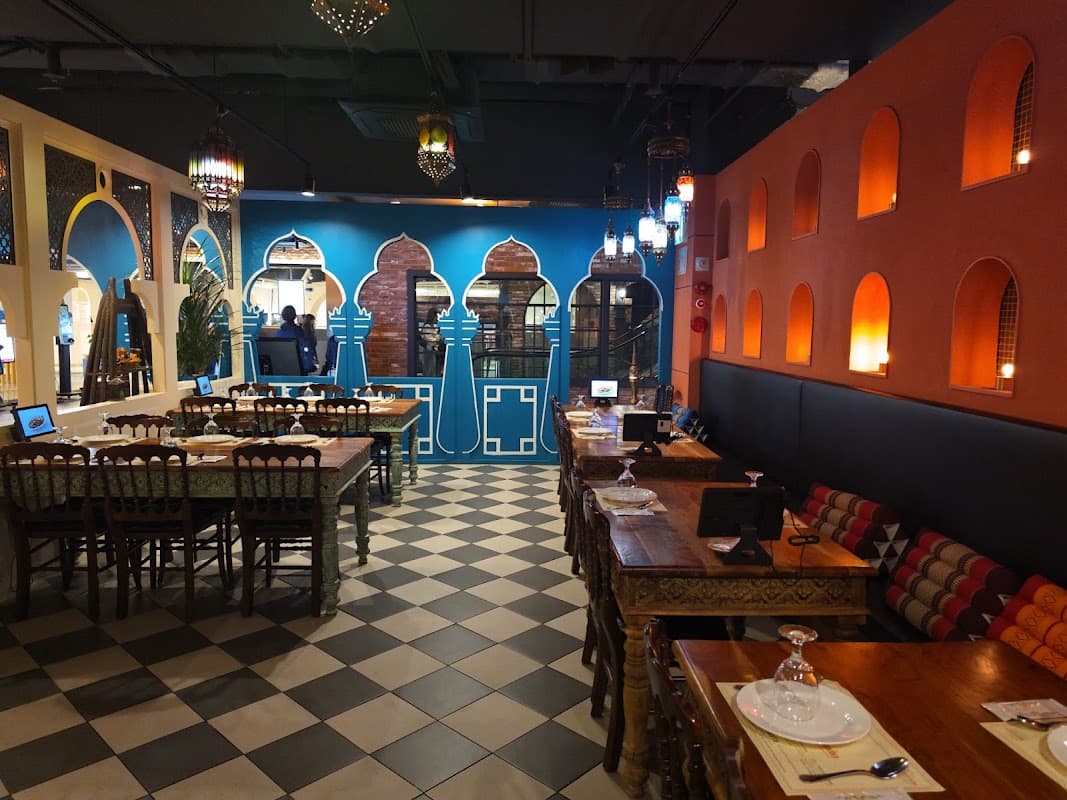 ROYAL INDIA SEOMYEON (Indian +Nepali & Halal Cuisine) sub