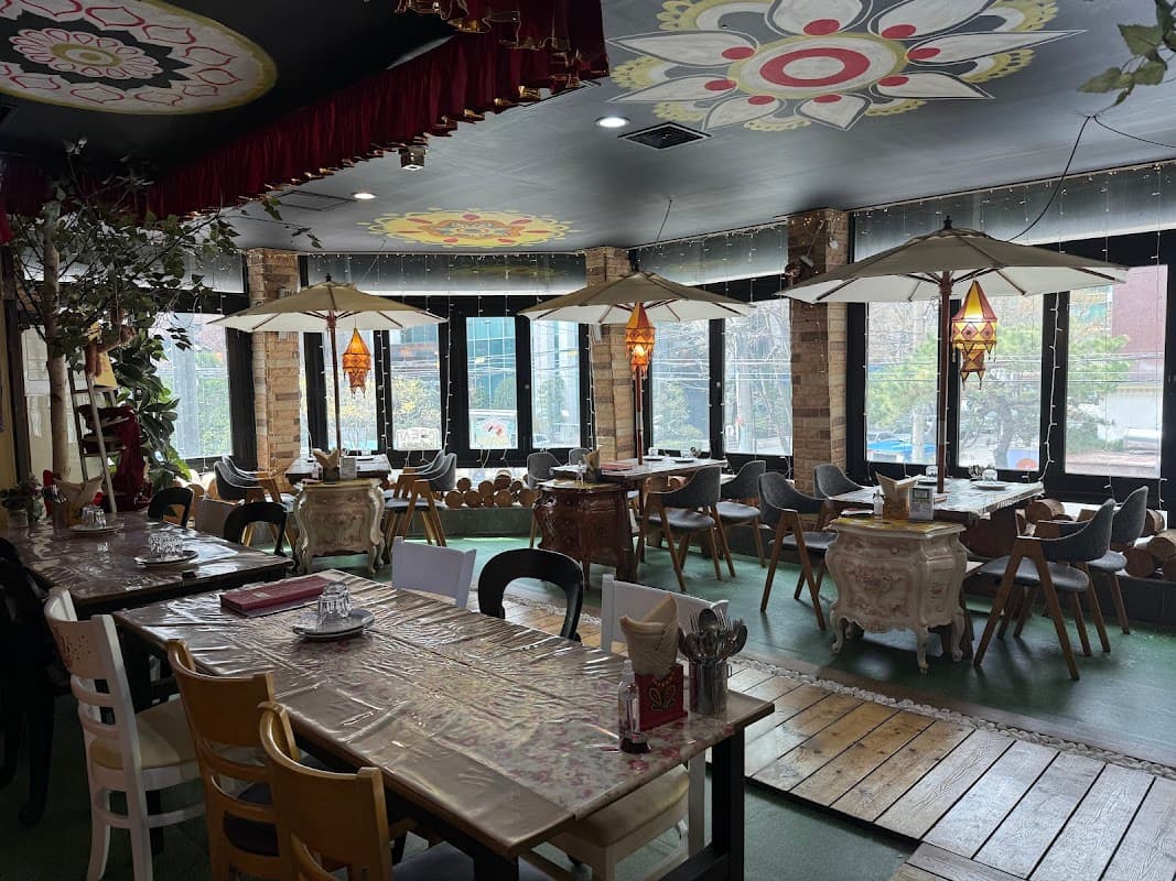 Himalaya Garden 히말라야정원 Indian/Nepali Restaurant sub