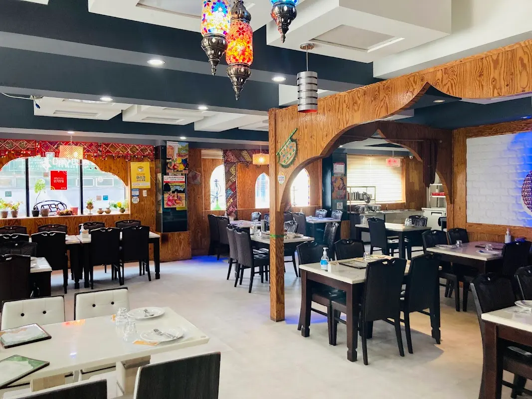 New Saladin Halal Restaurant sub